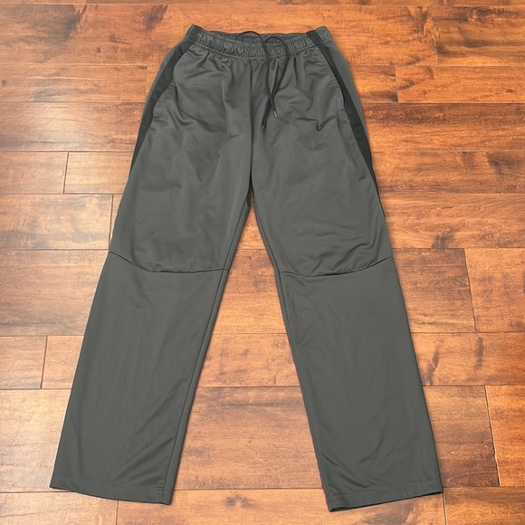 Nike Other - Men’s Nike track style pants